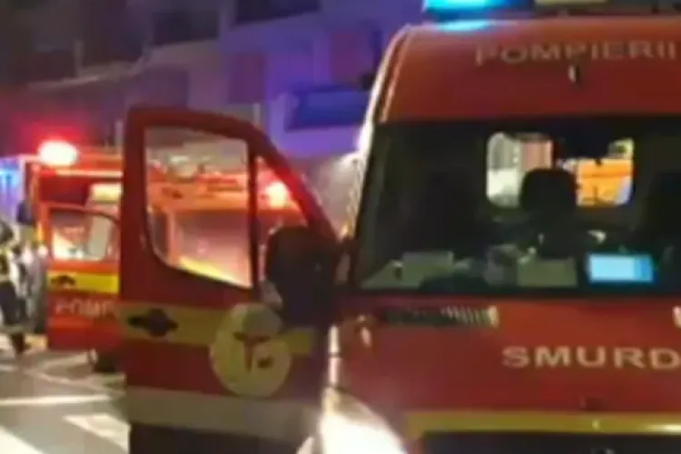 Haos pe un drum din Cluj! Un bărbat a rămas încarcerat în urma unui accident între două mașini. O fetiță de 2 ani a primit îngrijiri medicale 