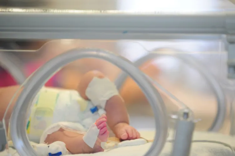 Mastercard și Banca Transilvania investesc milioane de euro în „Cele mai grele începuturi”, programul care poate salva mii de copii născuți prematur