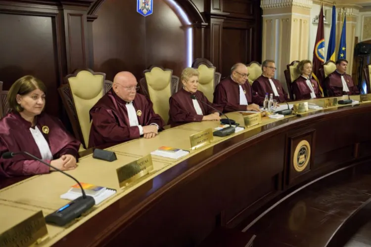 CCR dă o lovitură Guvernului: creșterea taxelor locale de la 1 ianuarie, amânată. Legea va fi analizată abia în februarie 2026