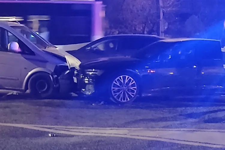 Accident grav pe Calea Turzii din Cluj-Napoca: Trafic blocat după coliziunea frontală dintre două mașini