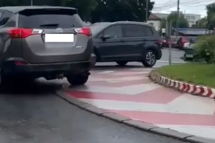Trafic haotic într-o intersecție din Cluj-Napoca! Șoferii cer intervenția autorităților pentru a evita o tragedie: „Generează situații la limită”