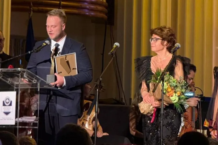 UMF „Iuliu Hațieganu” l-a premiat pe un medic rezident la Gala Elitelor Clujene: Leadership, implicare și un model autentic pentru generațiile tinere