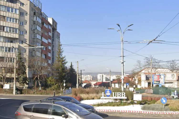 „Aer irespirabil dimineața!” Locuitorii din Mănăștur cer urgent măsurători oficiale ale poluării într-o intersecție aglomerată