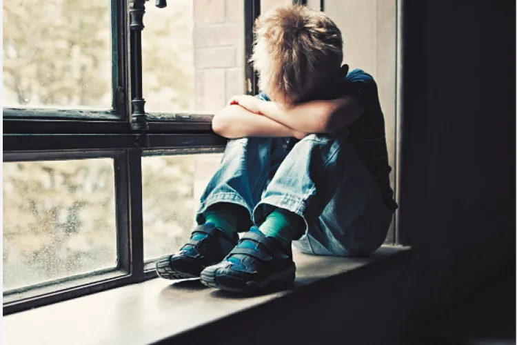 Tată „adevărat”: Și-a abandonat cei trei copii mici și a „dispărut” din Cluj cu altă femeie în străinătate. Nu vrea să plătească pensie și nici creditul!