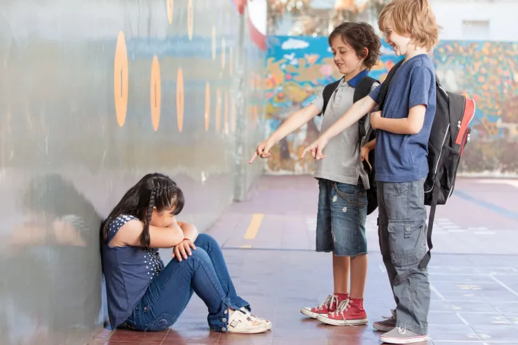 Cazul elevului rănit la Liceul Bălcescu din Cluj-Napoca a ajuns în Consiliul Local. O mamă cere măsuri ferme anti-bullying: „Copiii nu sunt în siguranță”