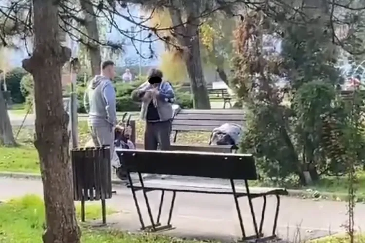 Un parc din Cluj, sub amenințarea cerșetorilor și a consumatorilor de alcool! Clujenii cer intervenție rapidă: „Nu mai e sigur pentru copii!”