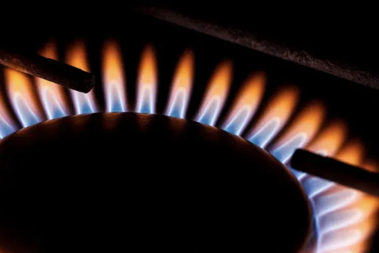 Factura de gaz mai scumpă de anul viitor! Liberalizarea pieței ar putea crește facturile cu până la 5% pentru consumatorii casnici