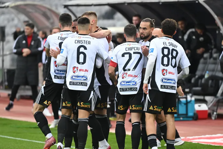 Explozie de goluri pe Cluj Arena! Jovo Lukic face show și aduce victoria clară a „Șepcilor Roșii” cu 3-0 împotriva Hermannstadt!