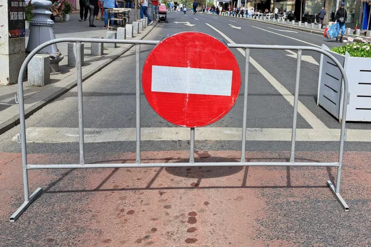 Atenție șoferi din Cluj! O stradă este blocată timp de ore întregi astăzi: Evitați zona sau riscați blocaj total