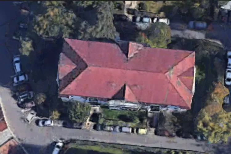 Parcările haotice din Mănăștur îi exasperează pe locatari: Clujenii sunt blocați de mașini în fața propriilor scări de bloc, iar problema persistă