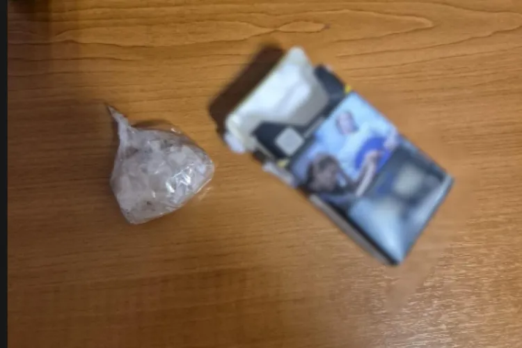 Doi traficanți de substanțe interzise de mare risc arestați, după ce au fost prinși în flagrant la Cluj: Încercau să vândă substanță cristalină- FOTO