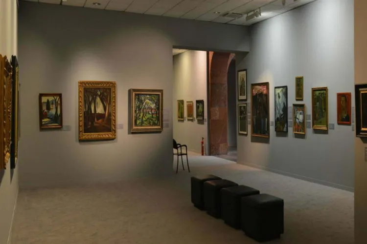 O expoziție care nu trebuie ratată: Salonul Anual de Artă 2025 aduce la Cluj cele mai interesante creații ale artiștilor vizuali locali