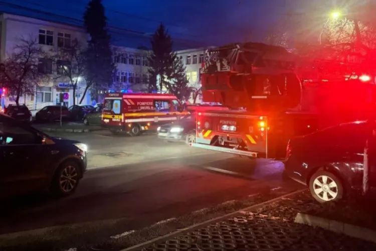 S-a activat Planul Roșu de Intervenție, după ce un incendiu a izbucnit la secția de psihiatrie a unui spital! 30 de persoane s-au autoevacuat