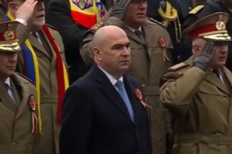 VIDEO: Ilie Bolojan, huiduit pe Imnul Național la Alba Iulia: Susținătorii lui Călin Georgescu și George Simion au făcut mare „prestație”