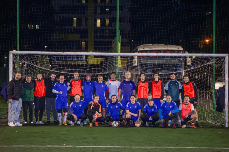 Bătaie pe goluri în Parcul Hațieganu! Profeșorii UMF Cluj i-au spulberat pe studenți cu 7–3 într-un meci care a încins spiritele!