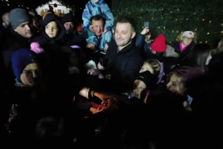 Florești dă startul magiei Crăciunului! Bogdan Pivariu: „Floreșteni, fiecare dintre noi clădim împreună comunitatea noastră” VIDEO 