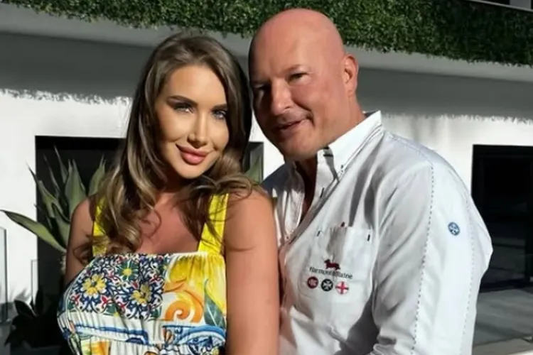 Ce cadouri a primit Antonela Pătruț de la iubitul Arpad Paszkany. Fostul patron al CFR Cluj și-a răsfățat iubita mai tânără cu 24 de ani cu daruri alese