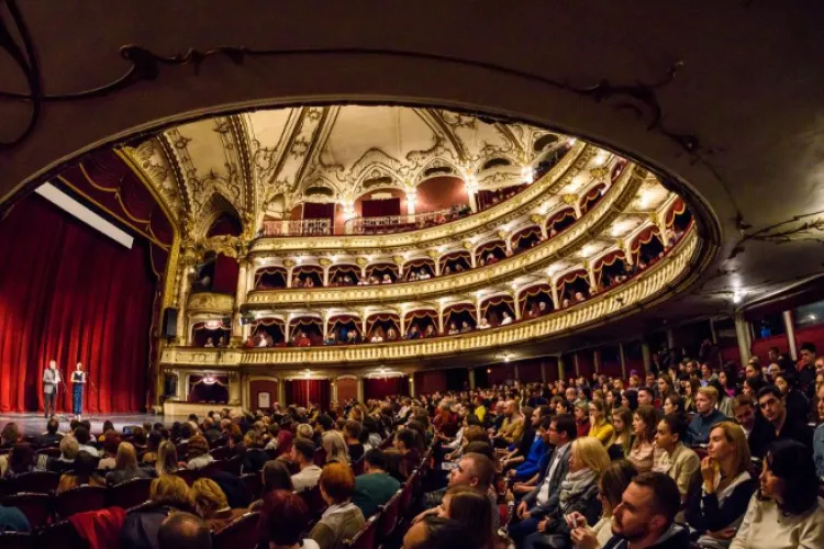 Surpriză de Moș Nicolae la Cluj-Napoca! Teatrul Național deschide porțile pentru o noapte magică