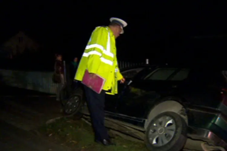 Un tânăr clujean s-a urcat băut la volanul unei mașini, fără să dețină permis de conducere. Sigur pe el, i-a sfidat pe polițiști 