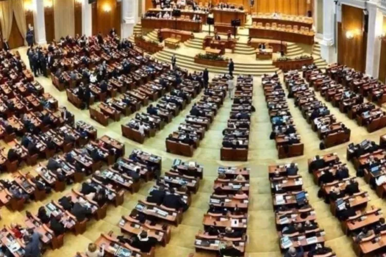 O deputată aleasă pe listele AUR a cerut majorarea pensiilor pentru magistrați. Amendamentele au fost respinse la foc automat