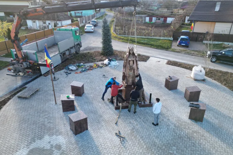 Surpriză uriașă într-o comună din Cluj! Monument instalat în secret, urmează o dezvelire cu surprize pregătite de autorități