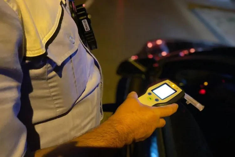 Clujean, prins cu alcoolemie uriașă după ce a intrat într-un autoturism parcat: Polițiștii l-au dus direct în arest pentru 24 de ore