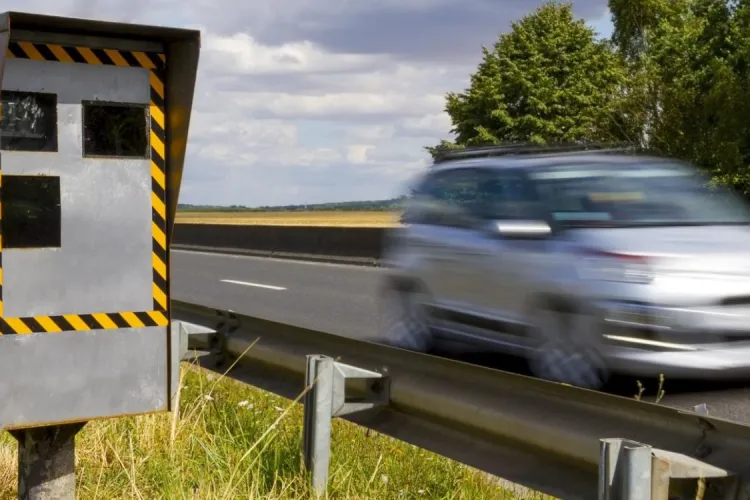 Radare fixe pe drumurile periculoase din Cluj. Șoferii vor fi monitorizați de sistemul Big Brother, iar amenzile nu vor putea fi evitate