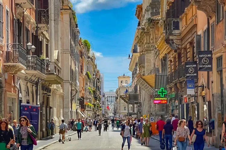 Vești proaste pentru românii plecați la muncă în străinătate. O țară din UE înăsprește procedurile pentru obținerea cetățeniei pentru migranți