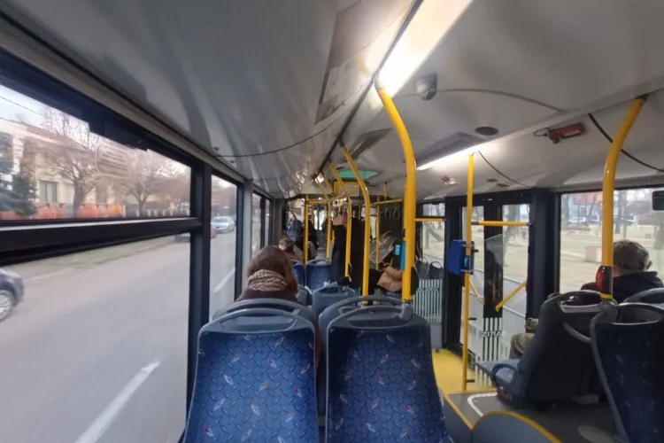 Incident extrem de grav într-un autobuz din Cluj! Un băiat de 12 ani, agresat de un bărbat necunoscut: atingeri și propuneri intime. Polițiștii l-au găsit