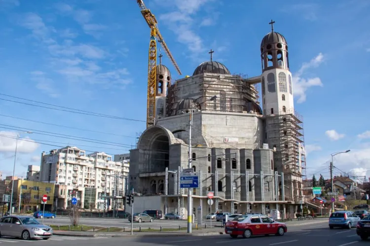 Piața Cipariu din Cluj a devenit un haos total! Un clujean acuză autoritățile de indiferență: „Mă bucur că există legislație și se aplică sancțiuni”