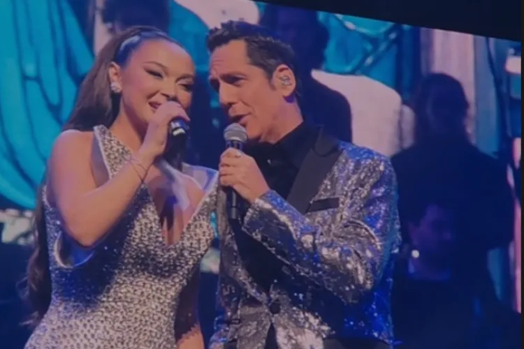 VIDEO. Vlăduța Lupău, duet de senzație cu Ștefan Bănică, la Cluj: „O, ce veste minunată” a emoționat mii de clujeni în BT Arena