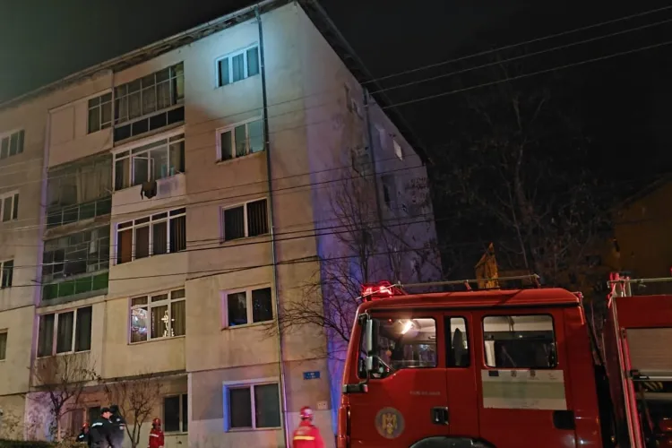 Incendiu într-un apartament din Cluj! Pompierii intervin cu două autospeciale de stingere și o ambulanță SMURD