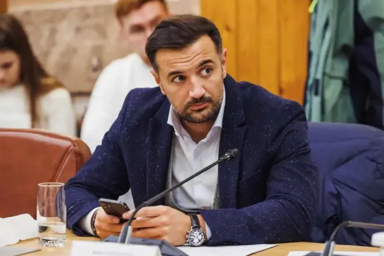 Radu Constantea a făcut marele anunț pentru fanii Universității Cluj! Schimbare de direcție la final de an: „Ne jucăm șansa până la capăt”