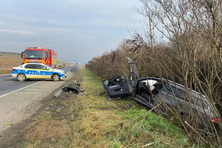 Accident în Cluj între două mașini! Un bărbat a rămas încarcerat în mașină 