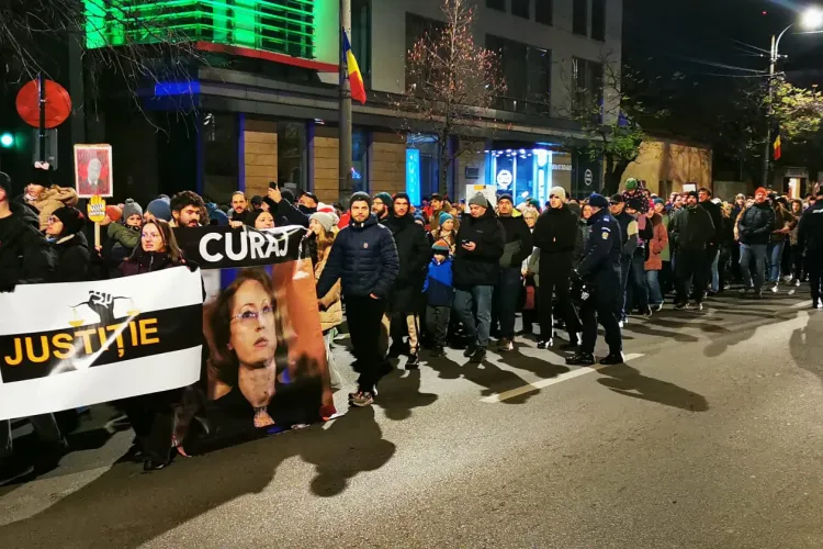 VIDEO. Mii de clujeni în marș prin centrul orașului pentru independența justiției. Manifestațiile iau amploare în a 5-a zi de protest