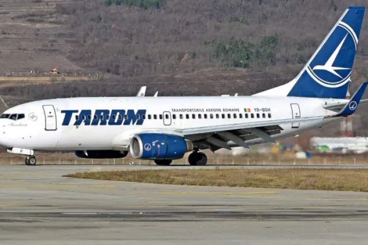 Pasagerii unui avion TAROM, blocați la bord din cauza unui bagaj suspect! Printre aceștia se numără mai mulți europarlamentari români