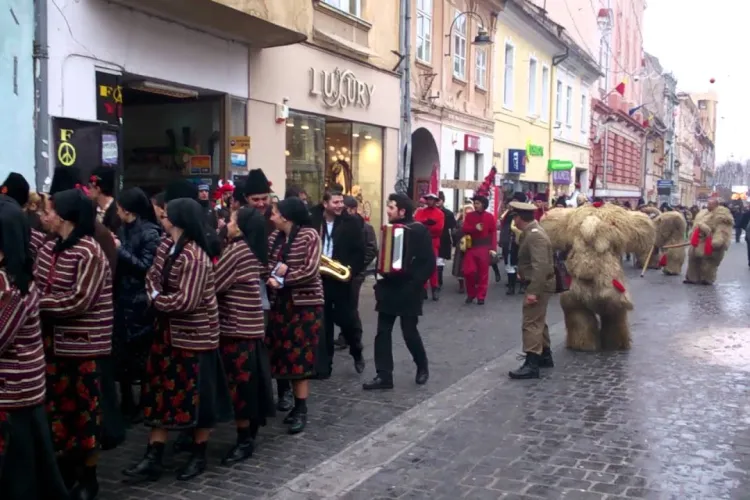 Zgomot infernal în Cluj-Napoca! „Ursul” și „Capra” tulbură liniștea copiilor și a locuitorilor, oamenii cer intervenția autorităților