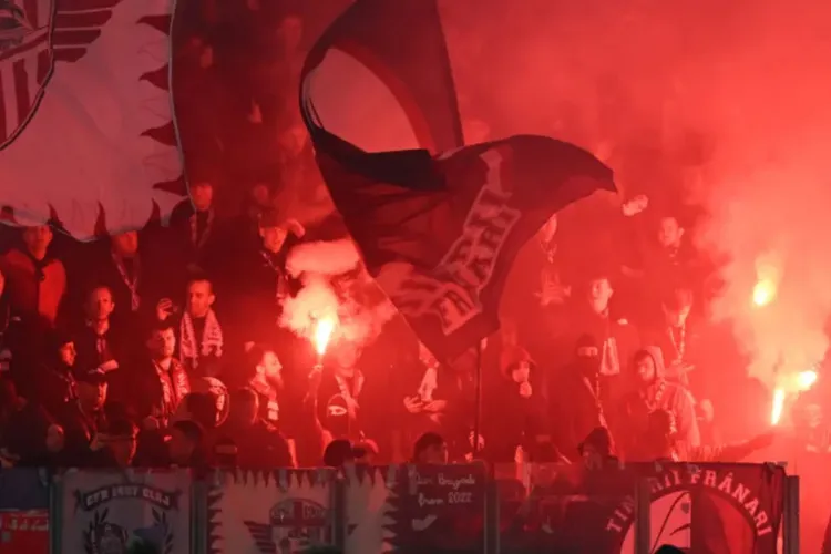 CFR-iștii se mobilizează în prag de sărbători! Ultrașii fanatici din Peluza Vișinie anunță o campanie pentru sprijinirea copiilor săraci