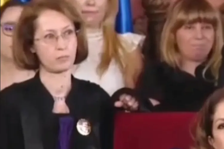 VIDEO. Cine este judecătoarea Raluca Moroșanu, EROINA ZILEI, aplaudată după discursul manifest curajos ținut la conferința de presă, în fața șefilor ei
