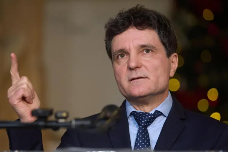 Nicușor Dan contestă legea „40% sportivi români”: Președintele a trimis o sesizare de neconstituționalitate Curții Constituționale