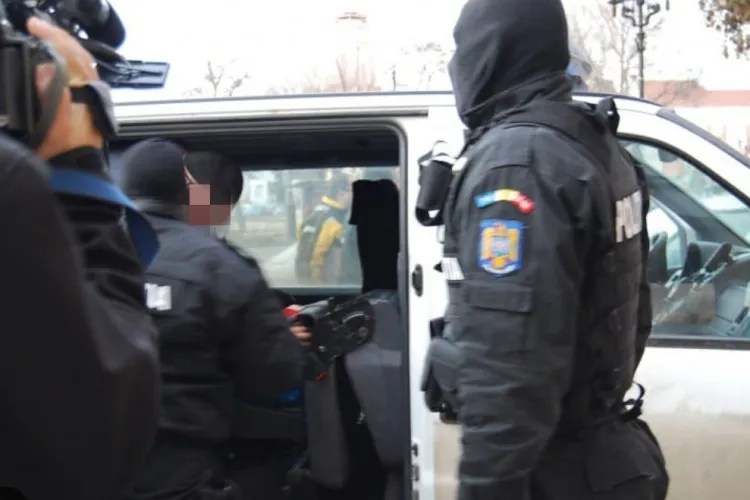 Patru urmăriți cu mandate europene de arestare au fost prinși de polițiștii clujeni, într-o acțiune fară precedent, în care au verificat 320 de persoane