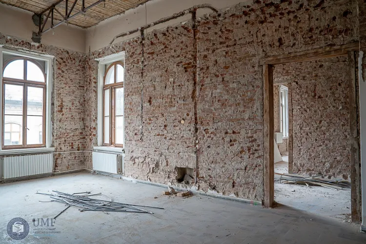 Lucrările la clădirea Anatomia, un simbol al tradiției medicale clujene, continuă: „Revine la strălucirea care a consacrat-o”