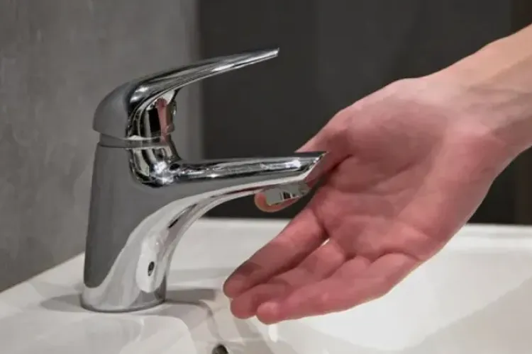 Zi fără apă în Cluj-Napoca! Zeci de străzi sunt afectate din cauza unor avarii neașteptate