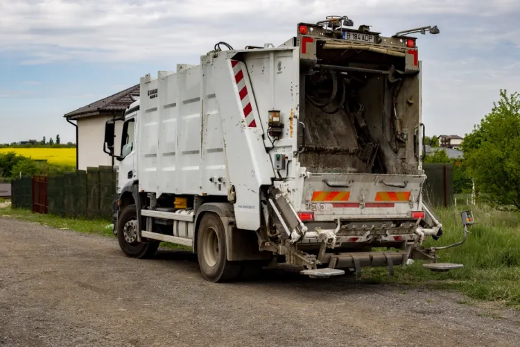 Schimbări neașteptate pentru deșeurile reciclabile în perioada Crăciunului și Anului Nou: Nu rata noile date de colectare!