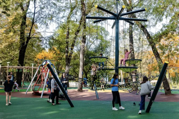 Primăria Cluj-Napoca, acuzată că „aruncă pe geam” 4 milioane de euro, în plină criză bugetară. Pe ce va fi cheltuită această avere