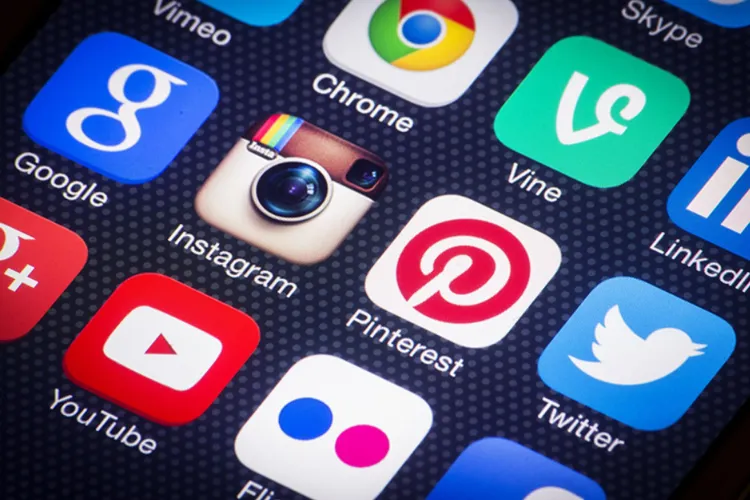 Profesorul Vasile Dîncu avertizează: inteligența artificială și rețelele sociale pot deveni arme de manipulare. Ce soluții propune pentru apărarea democraț