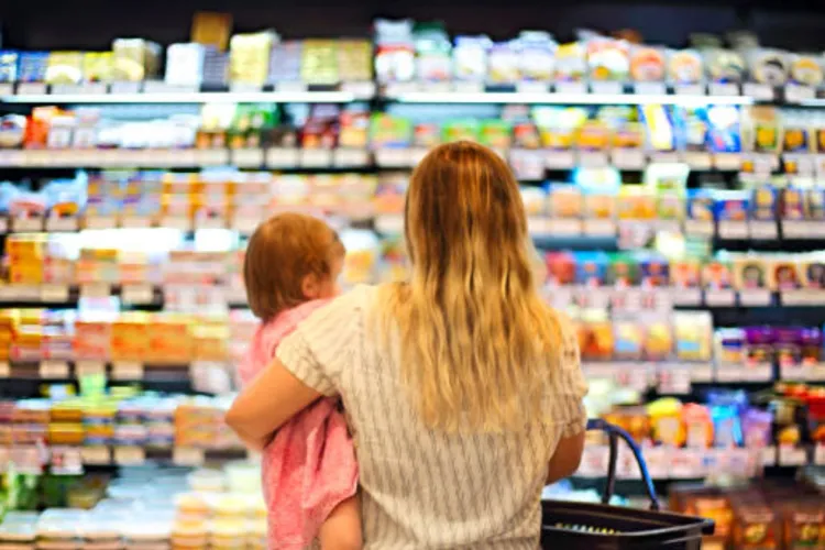 Atenție, părinți clujeni! Mai multe produse contaminate destinate micuților au fost retrase din magazine! Vezi lista completă a magazinelor