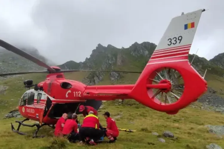 Misiune contracronometru! Doi turiști au fost salvați în ultimul moment de către un elicopter SMURD 