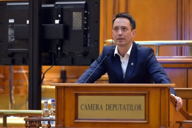 VIDEO. Discurs furibund al președintelui UDMR Cluj în Parlament. Csoma Botond mătură pe jos cu suveraniștii: „Puși pe scandal, propagadă ură”