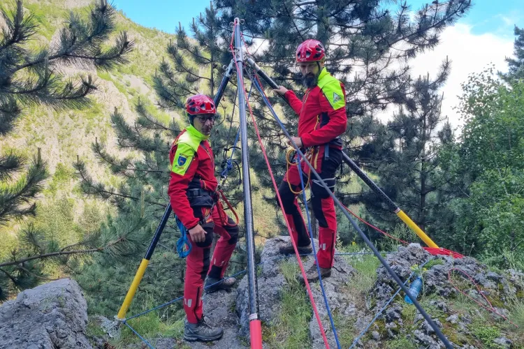 Alarmă pe munte! Cinci persoane au fost salvate în ultimele 24 de ore de salvamontiști. Intervenții contracronometru